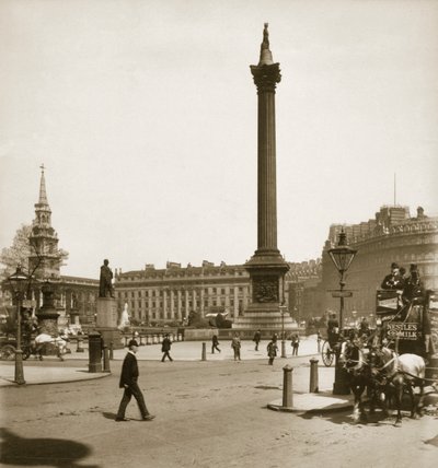 Trafalgar Square, Londen, 11 mei 1893 door Portuguese Photographer